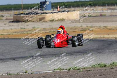 media/Jun-04-2022-CalClub SCCA (Sat) [[1984f7cb40]]/Group 3/Qualifying (Sweeper)/